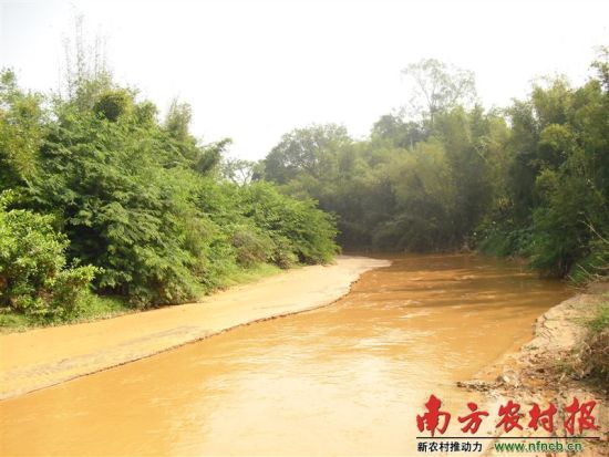 從清湖橋流下來(lái)的河水，流入清湖河(平定段)，最終匯入羅江