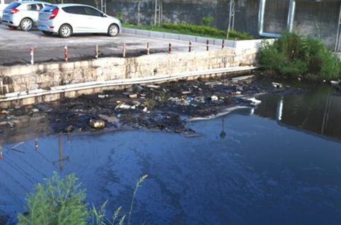污水中經(jīng)?？梢?jiàn)黑色漂浮物。