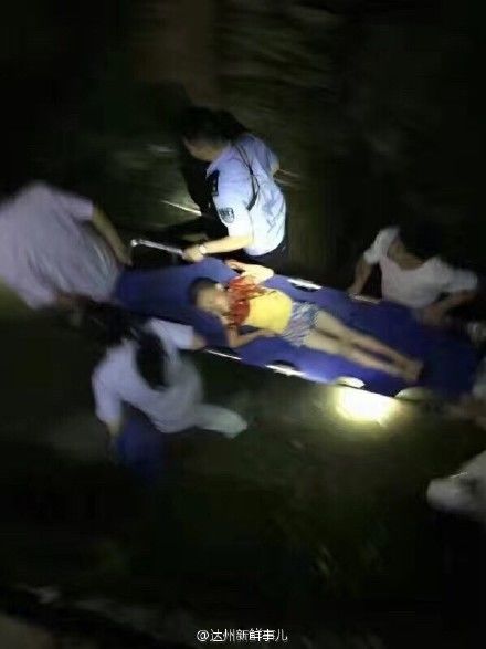 事發(fā)后救援人員救出的兒童。