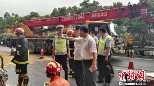 圖為事故現(xiàn)場(chǎng) 肇慶交警供圖 攝