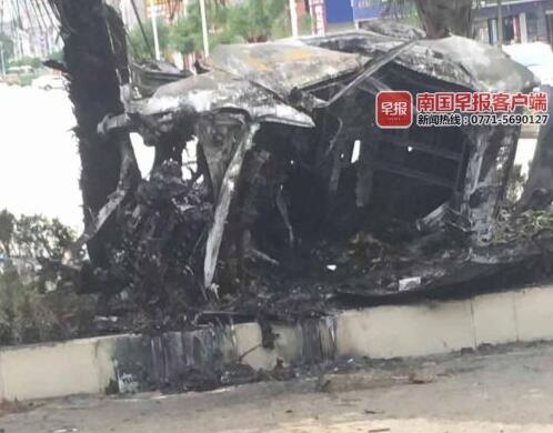 廣西百色：轎車起火5人死亡 事故正在進(jìn)一步調(diào)查