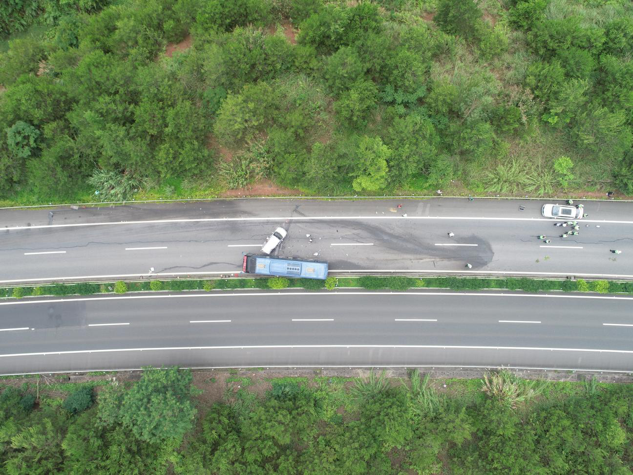 S40梧碩高速公路金雞路段“5·22”較大道路交通事故調(diào)查報告